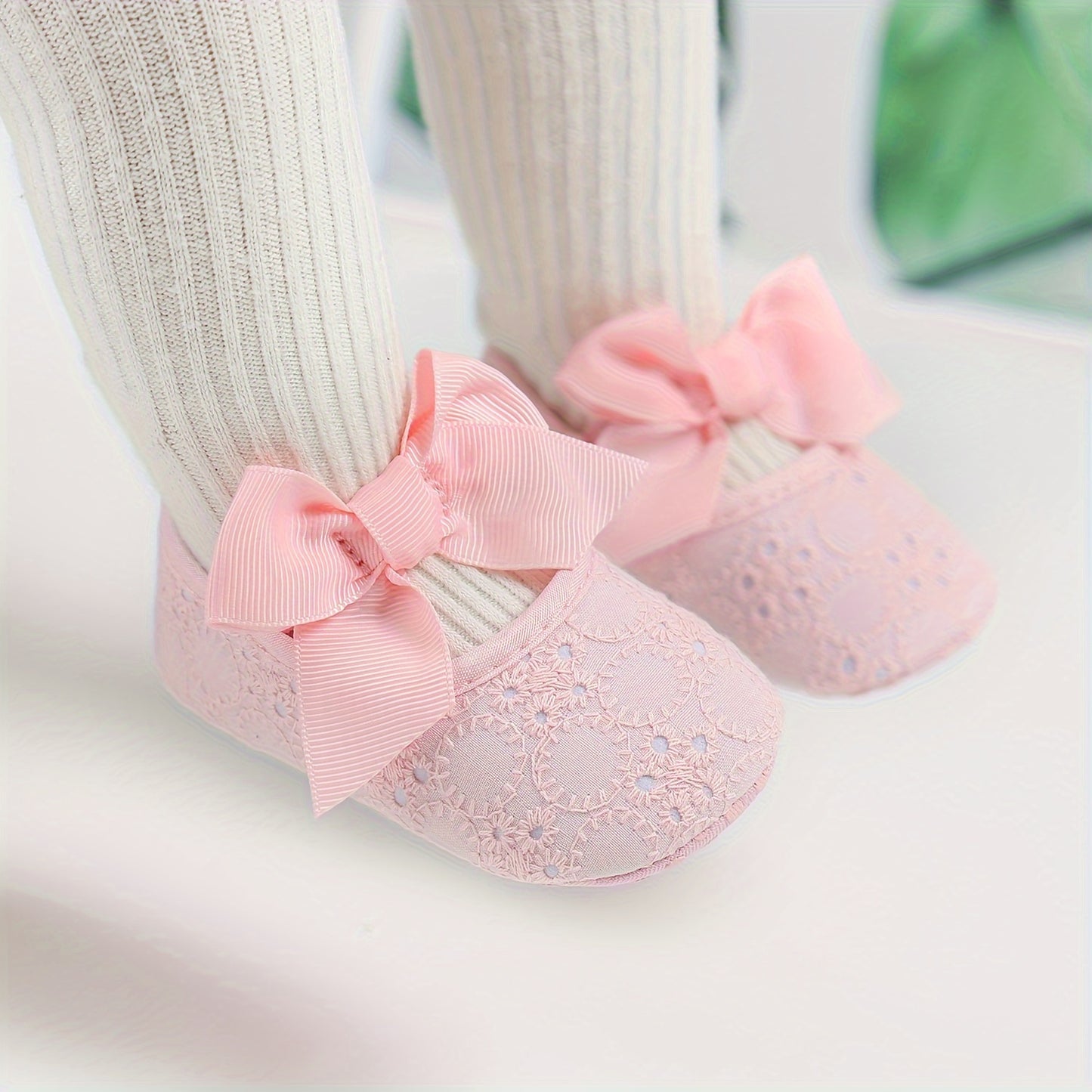 Baby Girls Mary Jane Flat Shoes With Flower Decor Soft Comfy Crib Shoes First Walker Shoes For Newborn Infant, Spring And Summer