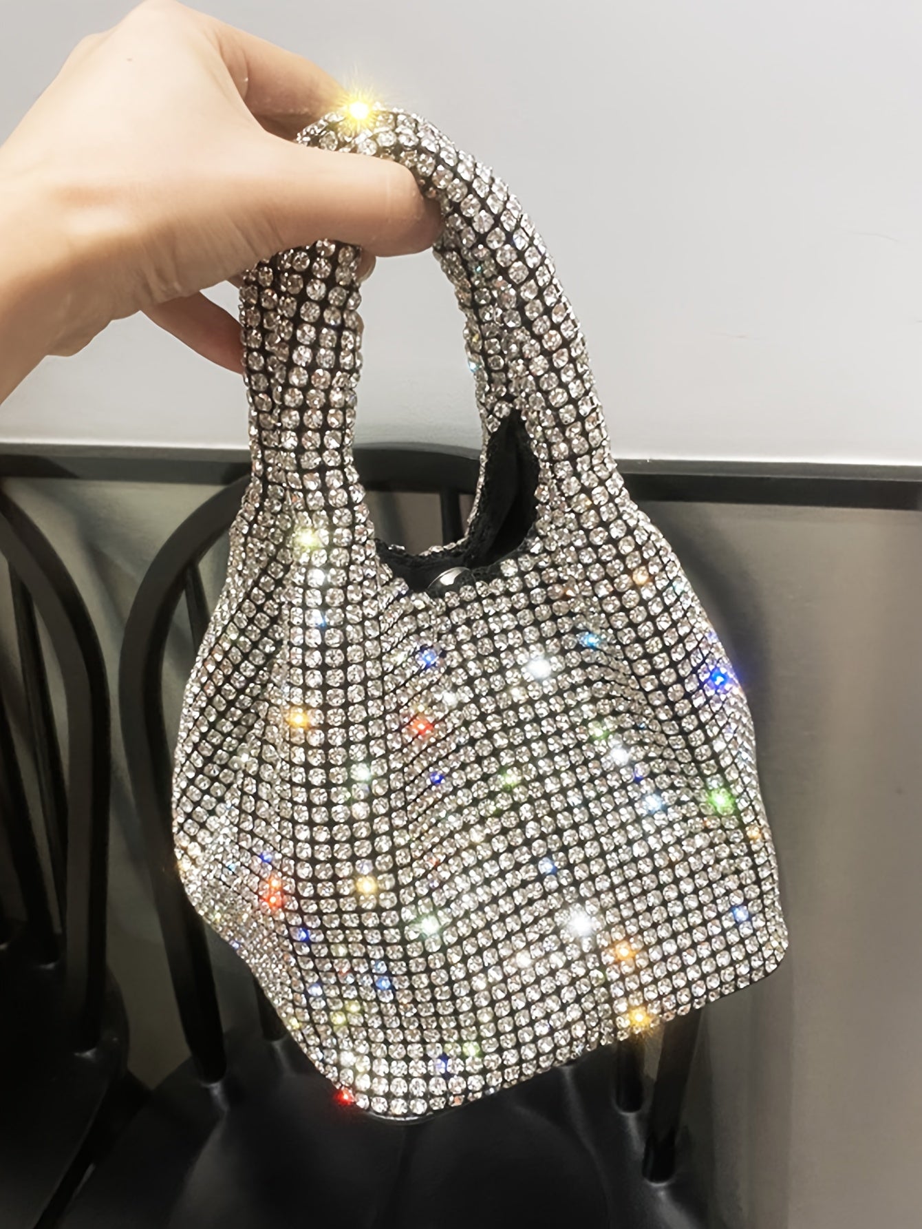 Luxurious Mini Rhinestone Bucket Handbag - Bling-Bling Evening Purse with Chain Strap, Fashionable, Spacious Interior, Perfect for Carnival, Mardi Gras, Music Festival, Party, Prom, and Night Out - Trendy, Glamorous, and Dura