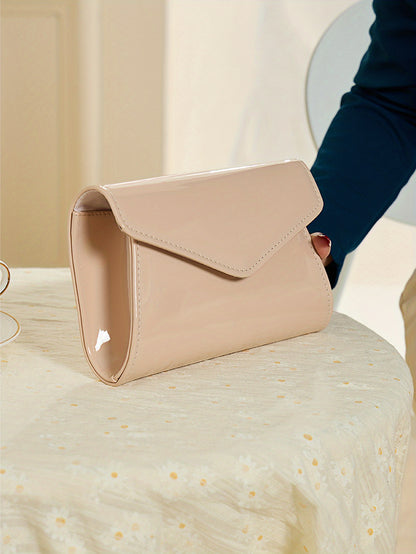 Shiny Chic Metal Chain Envelope Clutch - Durable Textured PU Leather Purse for Elegant Evening Events - Perfect for Carnival, Mardi Gras, Weddings, and Music Festivals - A Fashion-Forward, Versatile Accessory