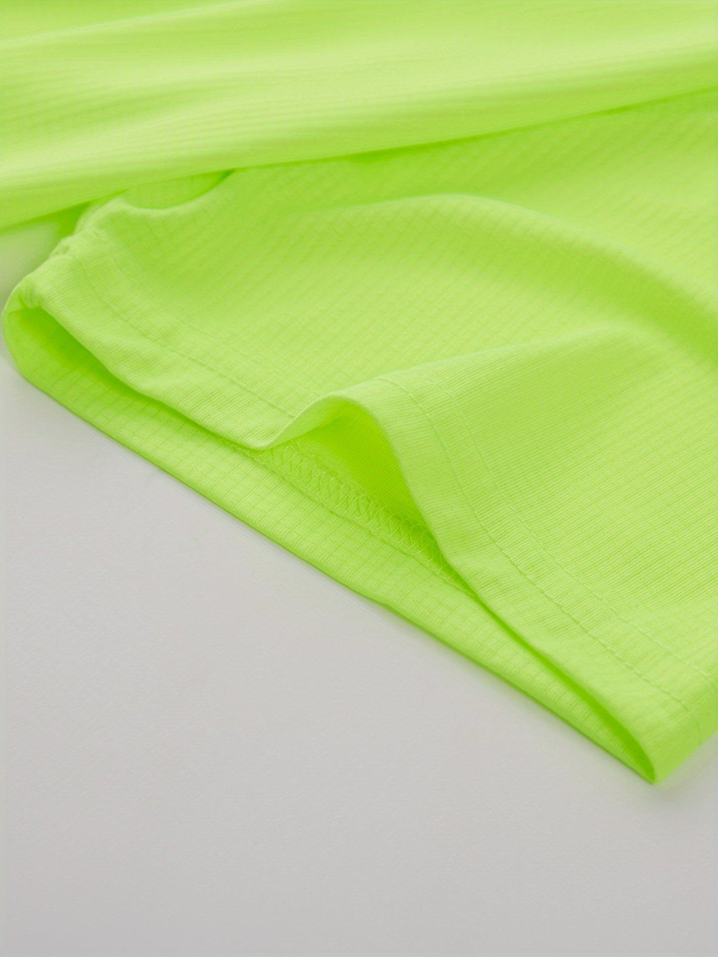 Men's Quick-Dry Athletic T-Shirt - Neon Green Workout Shirt, Lightweight Moisture-Wicking Gym Tee for Running, Training, Boxing, Cycling - Breathable Athletic Top with Round Neck, Gym Shirt, Sports Apparel, Sleek Design, Elas