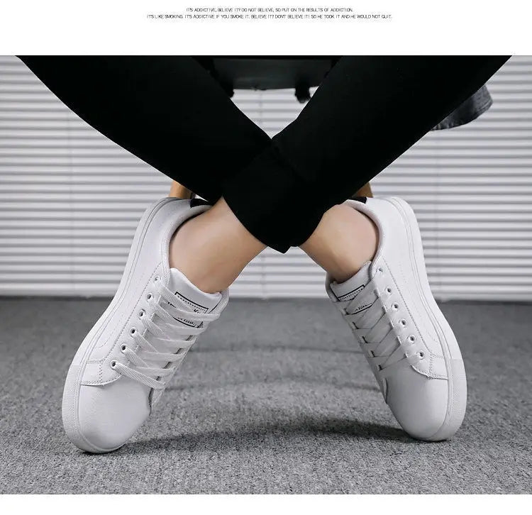 2025 Autumn Men Casual Shoes Winter Men's Board Shoes Light Sports Shoes Men Tennis Sneaker Soft White Shoes Male Flat Shoes