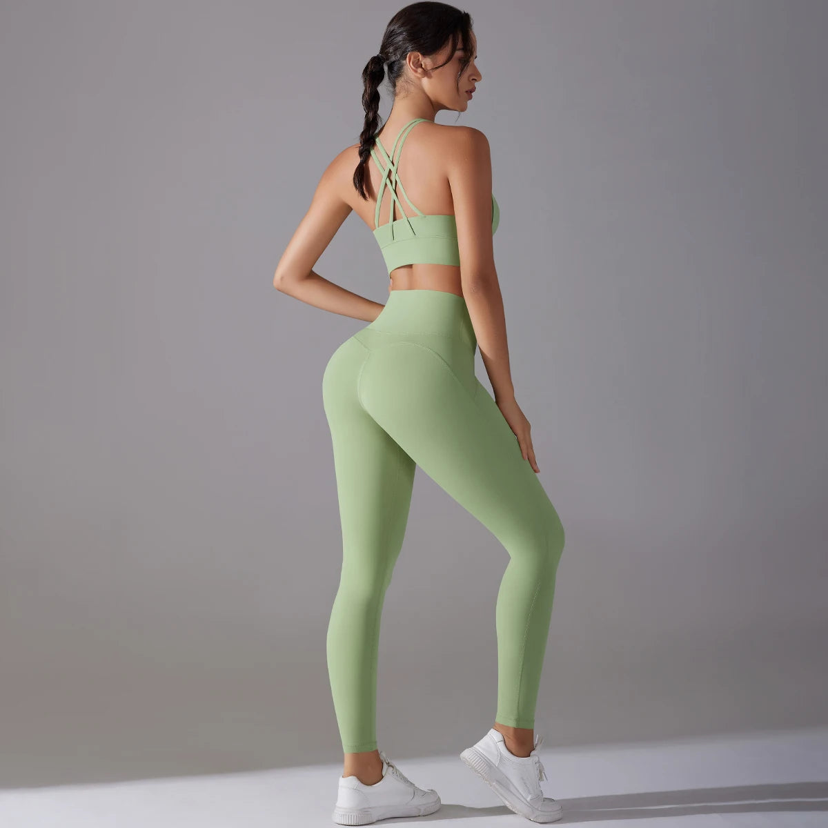 Women's Seamless Yoga Set for Fitness Sports Gym Workout Clothing with Solid Pattern Front Logo-Top and Sportswear Suit