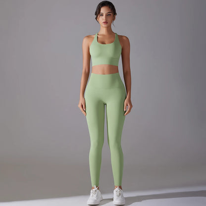 Women's Seamless Yoga Set for Fitness Sports Gym Workout Clothing with Solid Pattern Front Logo-Top and Sportswear Suit