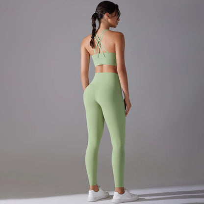 Women's Seamless Yoga Set for Fitness Sports Gym Workout Clothing with Solid Pattern Front Logo-Top and Sportswear Suit