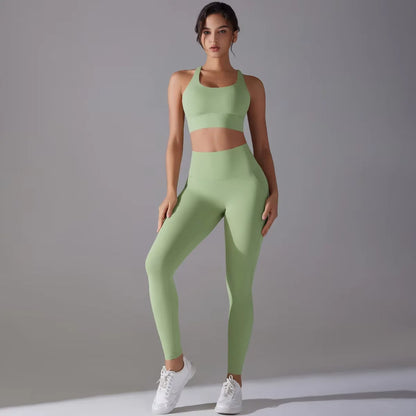 Women's Seamless Yoga Set for Fitness Sports Gym Workout Clothing with Solid Pattern Front Logo-Top and Sportswear Suit