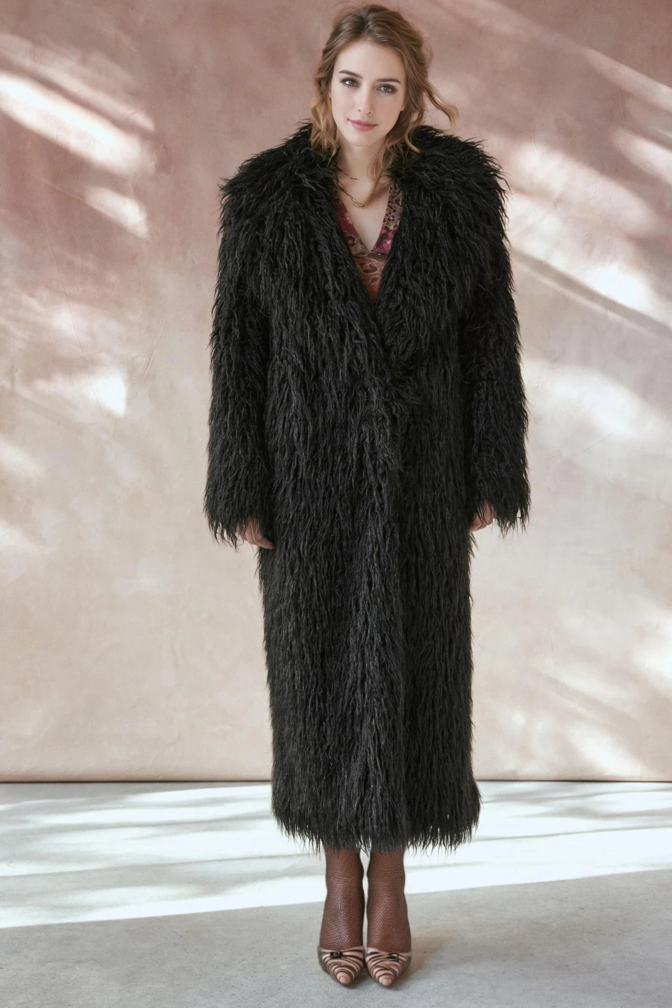 Women'S Elegant Long Faux Fur Coat -  Casual & Comfortable with Pockets, Perfect for Fall/Winter Outdoor Wear, Stylish Long Coat