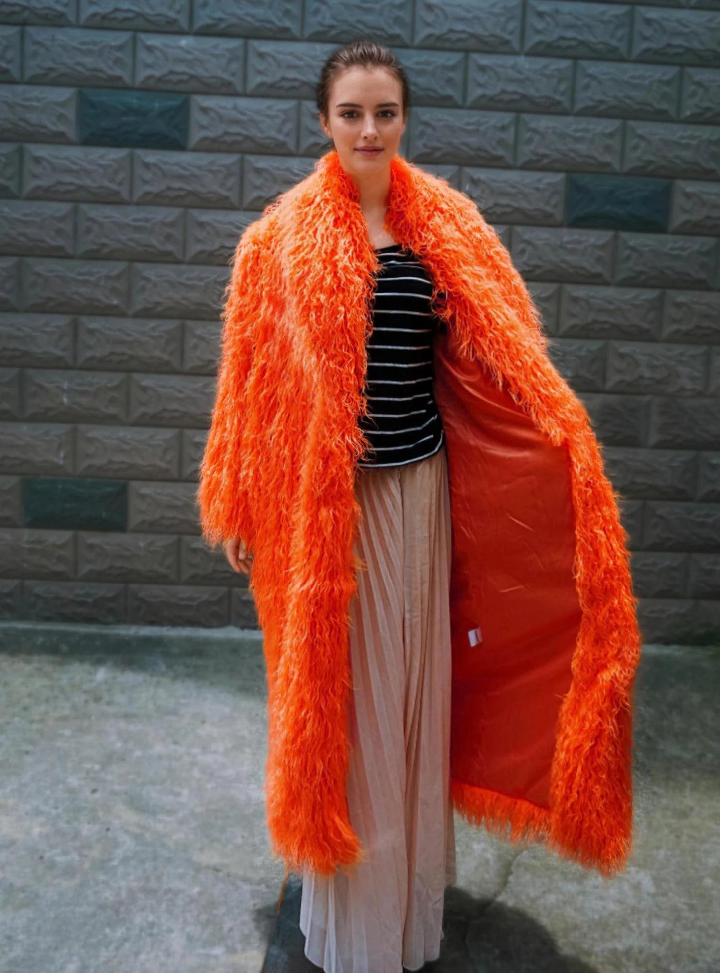 Women'S Elegant Long Faux Fur Coat -  Casual & Comfortable with Pockets, Perfect for Fall/Winter Outdoor Wear, Stylish Long Coat